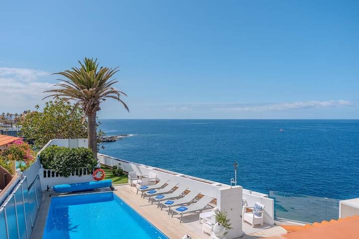 Villa für 14 Personen, mit Balkon und Whirlpool sowie Garten und Pool, mit Haustier in Adeje