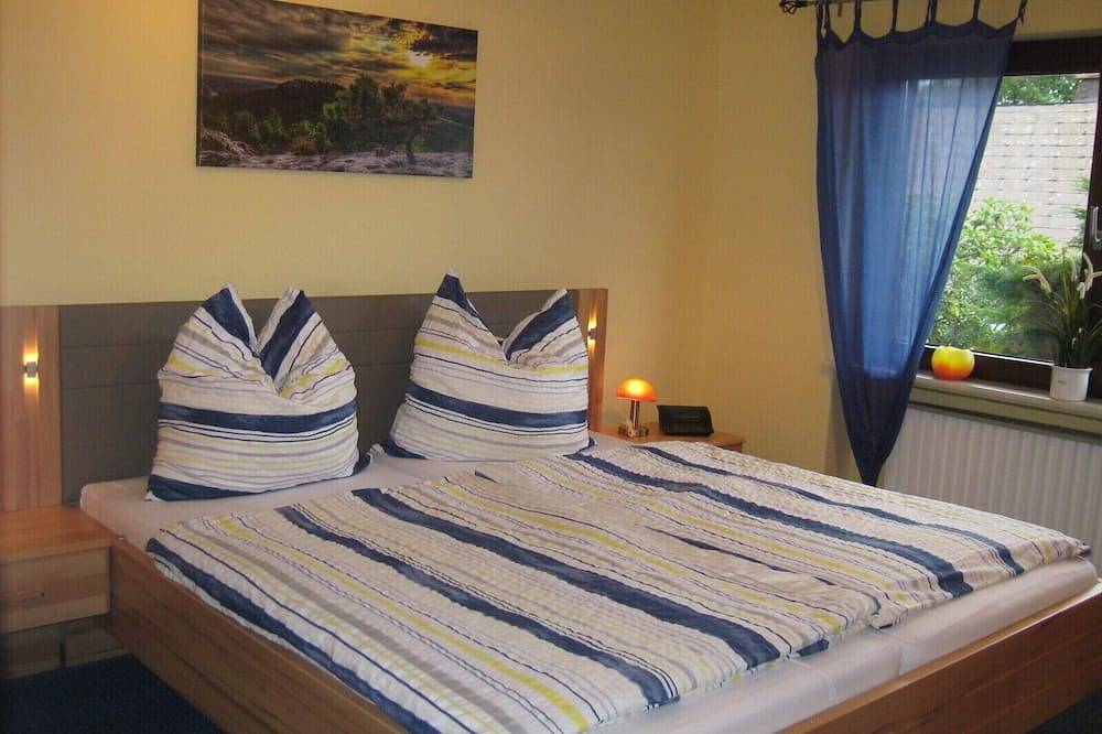 Entire apartment, Peace & relaxation right on the edge of the forest in a lovingly furnished vacation apartment in Weilrod, Hochtaunuskreis