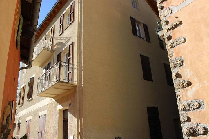 Location de vacances pour 6 personnes, avec balcon dans le Parc national du Mercantour