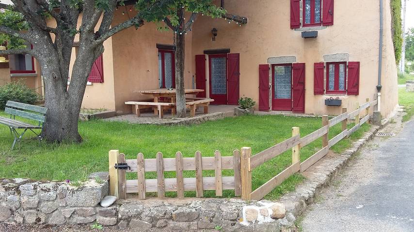 Gîte pour 10 personnes, avec jardin et terrasse à Courpière - 2