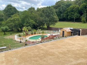 Chambre d’hôte pour 3 personnes, avec jardin ainsi que piscine et vue dans La Sauve