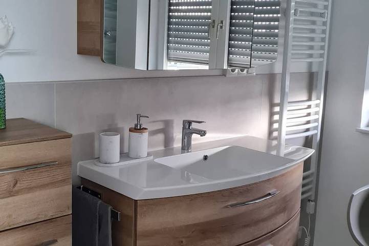 Schöne Ferienwohnung in Erpel direkt am Rheinsteig. Kleine Haustiere willkommen in Erpel, Landkreis Neuwied