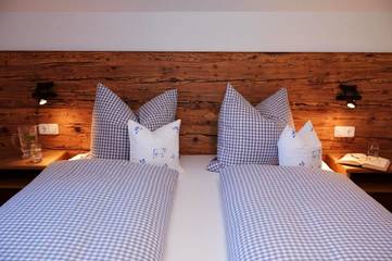 Ferienwohnung für 2 Personen, mit Ausblick und Pool sowie Sauna in Waltenhofen