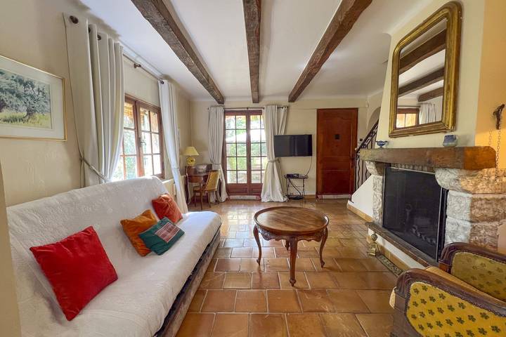 Location de vacances pour 8 personnes, avec terrasse ainsi que jardin et piscine, animaux acceptés à Le Tignet - 4