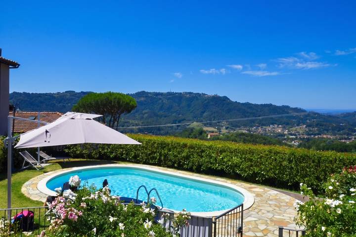Gîte pour 4 personnes, avec terrasse et piscine, adapté aux familles à Camaiore - 4