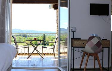 Hôtel pour 2 personnes, avec jardin et piscine à Chandolas