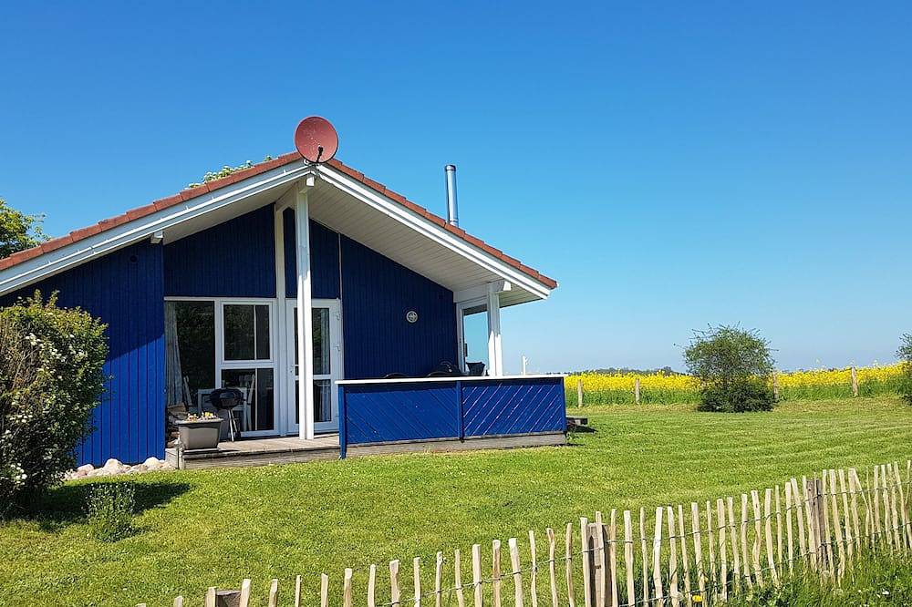 Ferienhaus mit traumhaftem Feldblick umgeben von See, Wald u. Wiesen. Eingezäunt in Schönwalde am Bungsberg, Ostholstein
