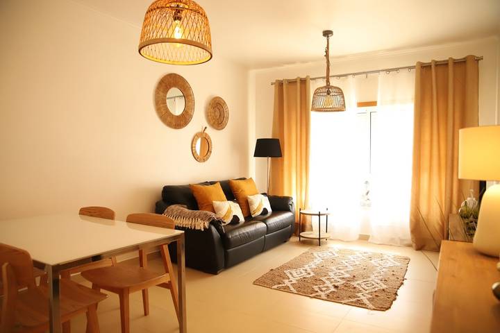 Apartamento inteiro, Apartamento 'Royal Cabanas Golf' com piscina partilhada, Wi-Fi e ar condicionado in Cabanas de Tavira, Conceição e Cabanas de Tavira