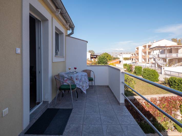 Ferienwohnung für 2 Personen, mit Balkon/Terrasse in Nin