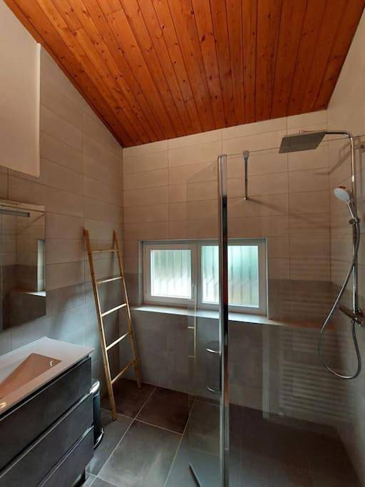 Location de vacances pour 12 personnes, avec vue et jardin, animaux acceptés à Saint-Martin-d'Août - 3