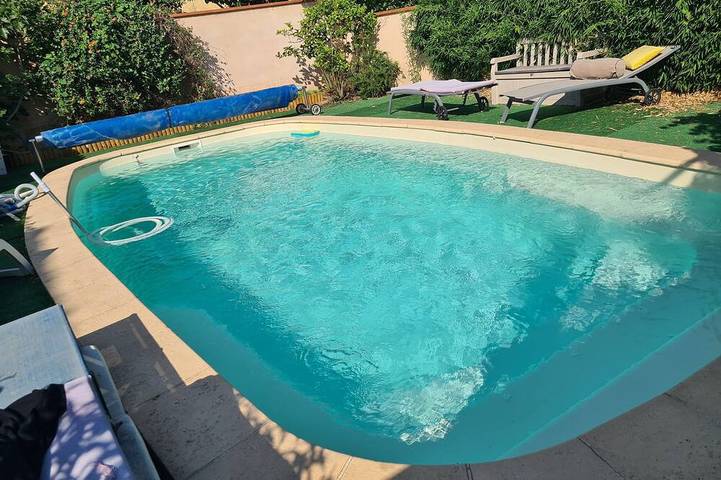 Location de vacances pour 6 personnes, avec jardin et piscine à Corneilla-del-Vercol