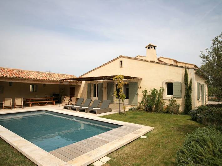 Ferienhaus für 8 Personen, mit Terrasse und Garten sowie Pool