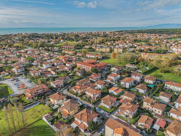 Casa vacanza per 7 persone, con terrazza e giardino a Marina di Pietrasanta