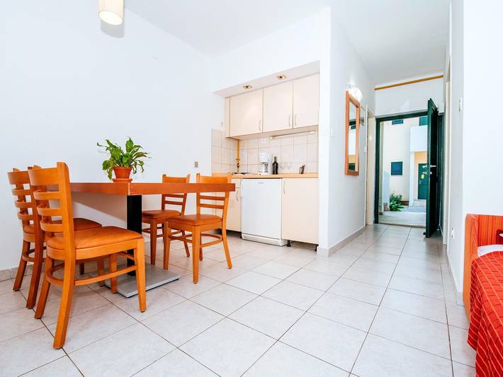 Ferienwohnung für 4 Personen, mit Pool in Privlaka - 3