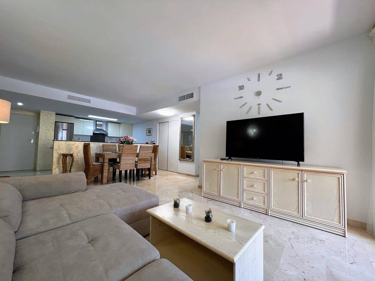 Appartement entier, Tropical Apartment with Pool in Playa Rocío del Mar (Torrevieja), Torrevieja
