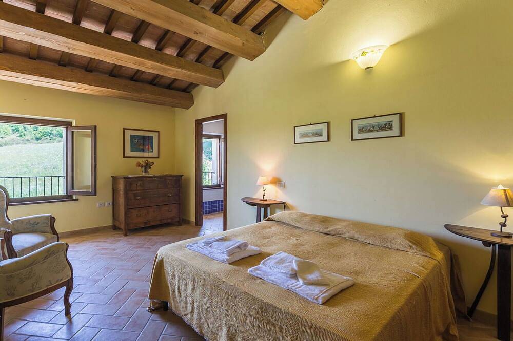 Villa Felice, private pool and  hills in Pergola, Valle del Metauro