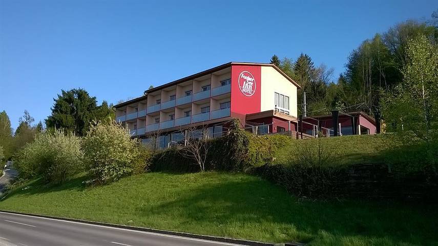 Hotel für 2 Personen, mit Seeblick und Ausblick sowie Garten und Terrasse, mit Haustier in Finkenstein am Faaker See - 3