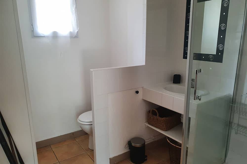 Comfortabel huisje met gedeeld verwarmd zwembad tussen Sarlat en Cahors in Salviac, Lot