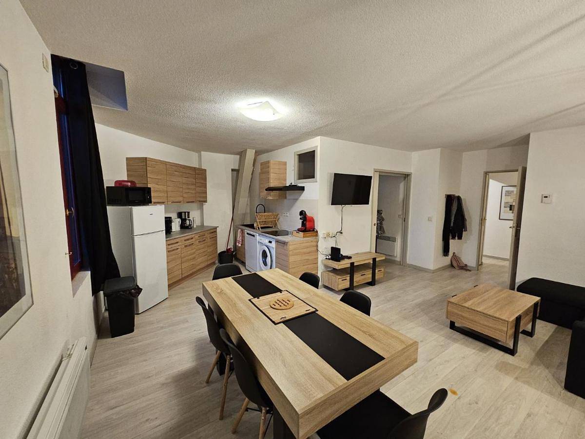 Appartement entier, Two-Bedroom Apartment in Allevard, Isère