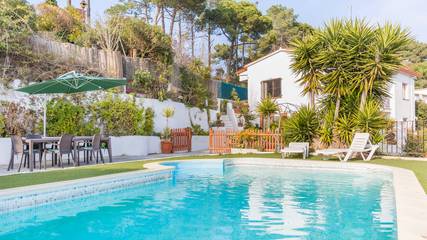 Cheap Villa for 10 People in Lloret de Mar, Costa Brava, Photo 1