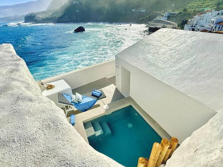 Holiday home for 2 people, with terrace and pool as well as view - 1