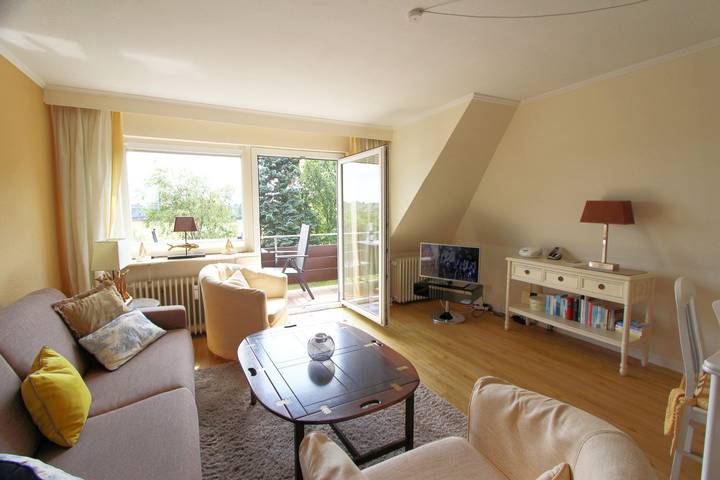 Ganze Wohnung, Schönes Obergeschoss-Appartement in der Nähe des Wenningstedter Dorfteichs in Wenningstedt, Sylt
