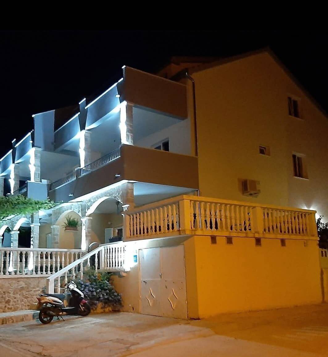 Ganze Wohnung, Apartments Dobrila in Zavala, Hvar