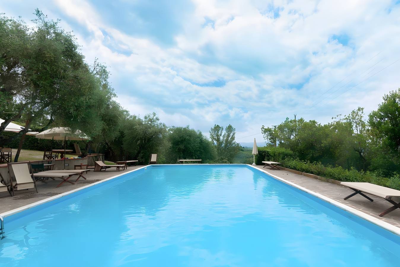 Villa Milani mit gemeinschaftlich genutztem Pool, privater Terrasse und Wlan in Montespertoli, Florenz Provinz