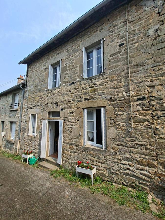 Appartement entier, One-Bedroom House in Treignac, Région de Tulle
