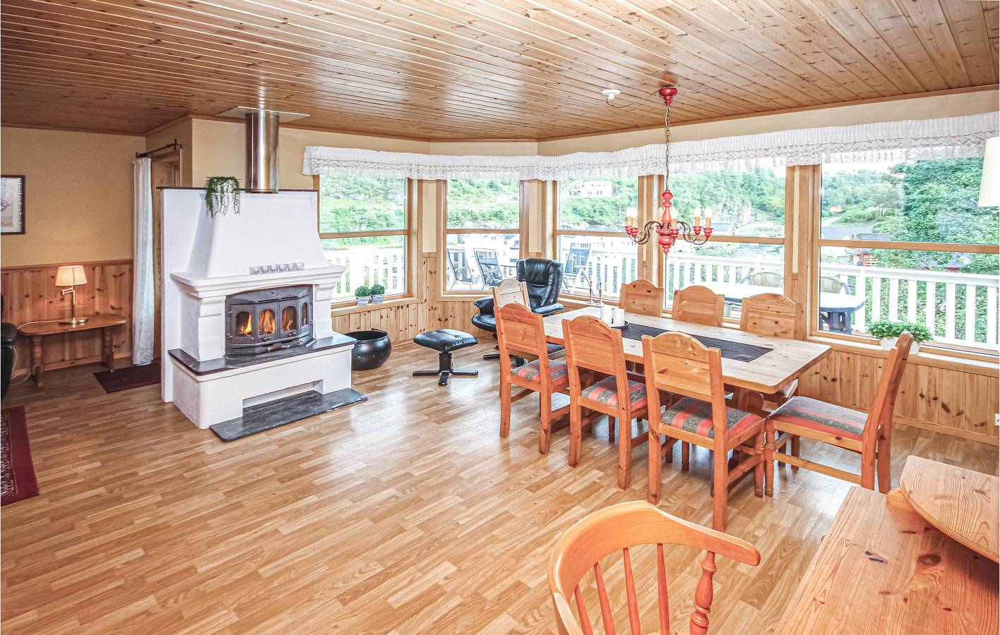 Ferienhaus für 8 Personen mit Terrasse in Hardangerfjord