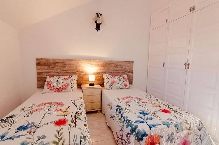 Appartement entier, Maison de vacances Americas II, duplex calme et lumineux, piscine et proche mer in Playa del Búnker (Arona), Arona
