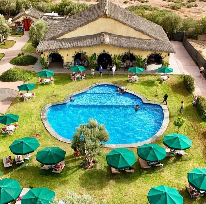 Maison d’hôte pour 2 personnes, avec bassin pour enfant et piscine ainsi que vue et jardin, animaux acceptés à Tameslouht