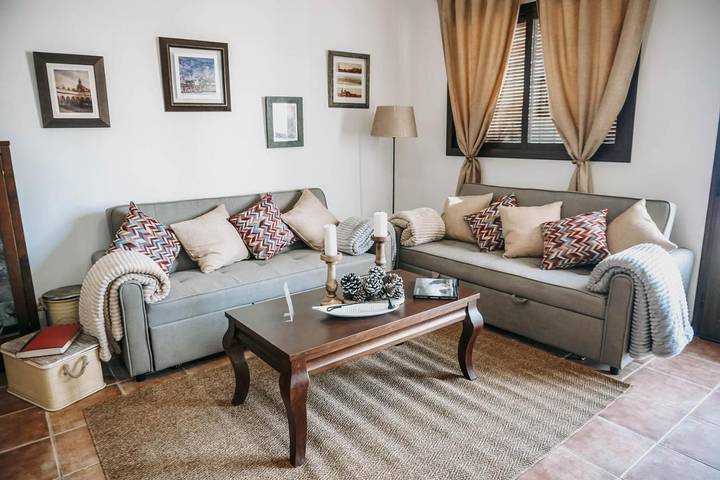 Casa de vacaciones para 8 personas, con piscina además de jardín y vistas - 1