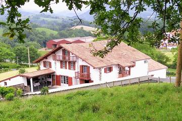 Gîte pour 4 personnes, avec jardin et balcon à Ainhoa
