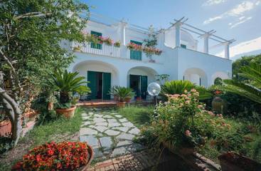 Villa pour 6 personnes, avec vue et jardin à Capri