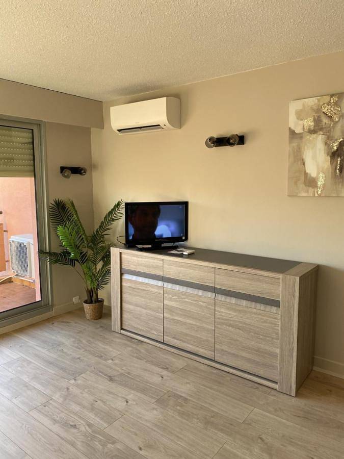 Appartement entier, Tres beau 2 p vue mer terrasse in La Turbie, Côte méditerranéenne (France)