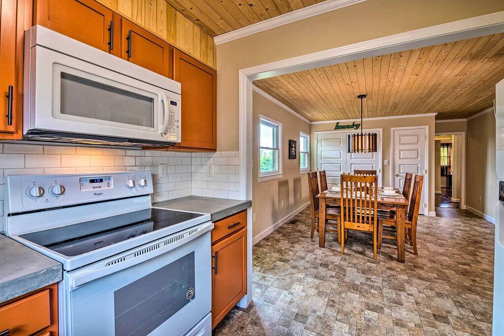 Cottage w/ Deck & Bbq: 2 Mi to Dale Hollow Lake! in Dale Hollow Lake