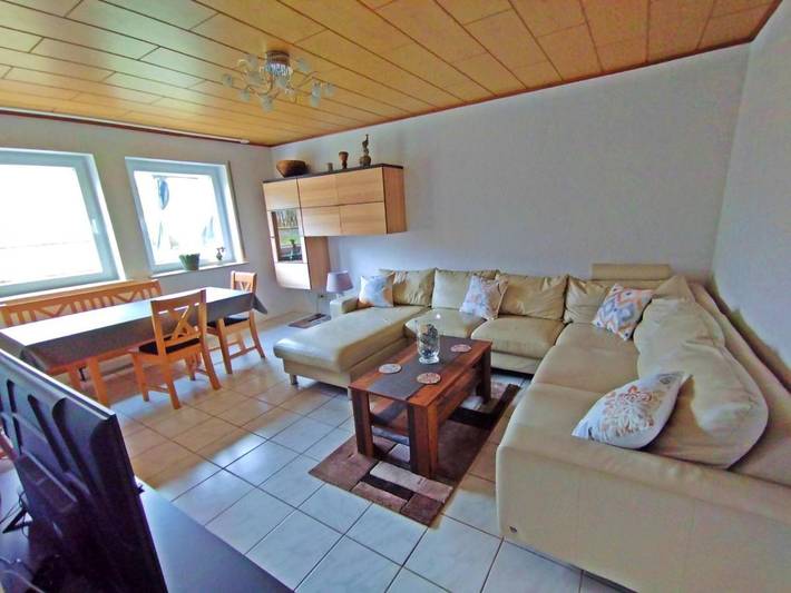 Gîte pour 6 personnes, avec Balcon et Terrasse ainsi que Jardin et Vue à Ralingen