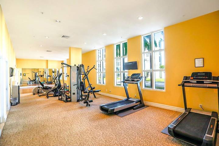 Ferienwohnung für 6 Personen, mit Balkon und Pool in Florida