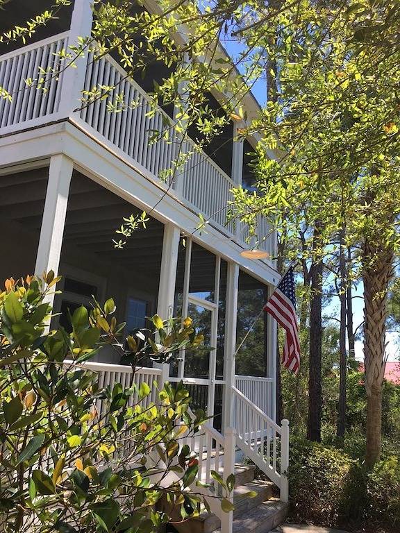 Cabin for 10 Guests in Emerald Coast, Gulf County