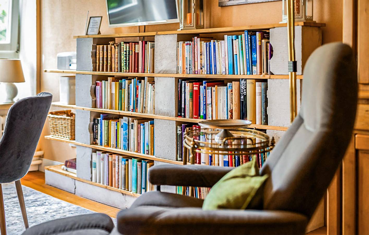 Ganze Ferienwohnung, Scenic Garden Apt: Parkplatz, Aussicht, TV, Doppelbett - Nähe Fluss & Stadtzentrum! in Sankt Annen, Halbinsel Eiderstedt