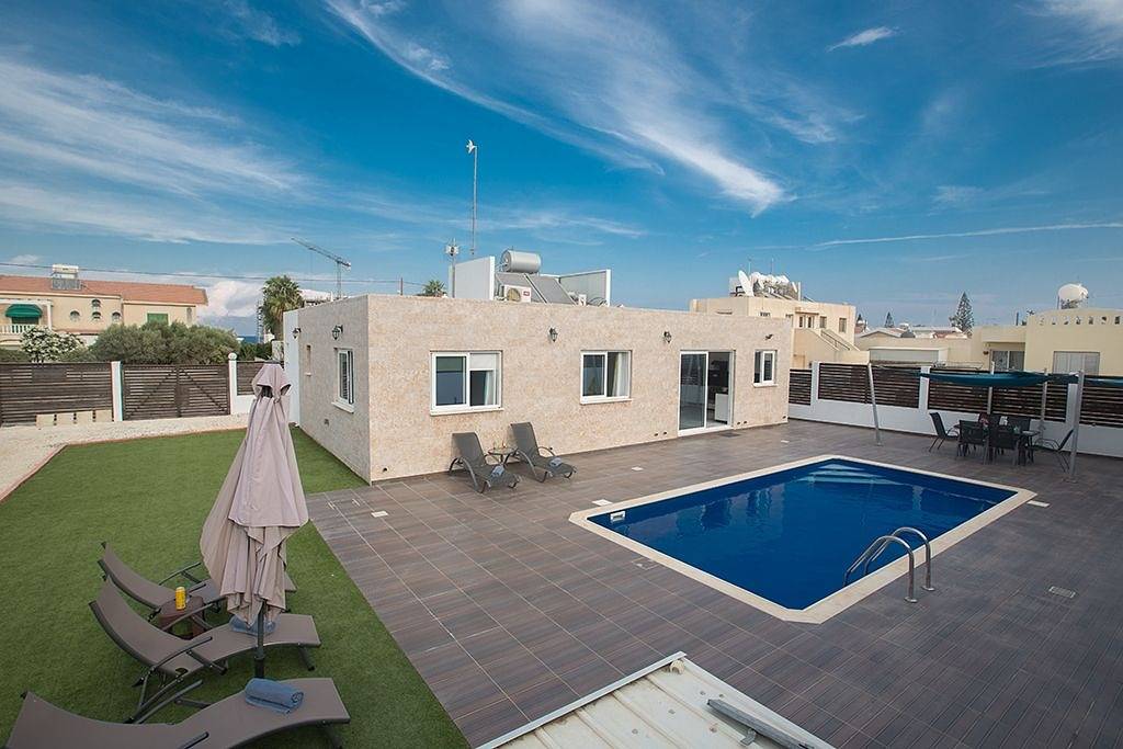 Holiday Rental for 6 People in Protaras, South Cyprus
