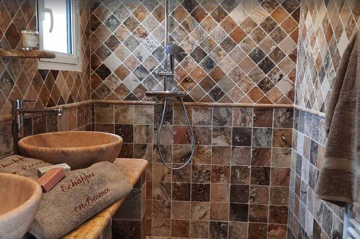 Location de vacances pour 5 personnes, avec terrasse et jardin à Rochegude - 4