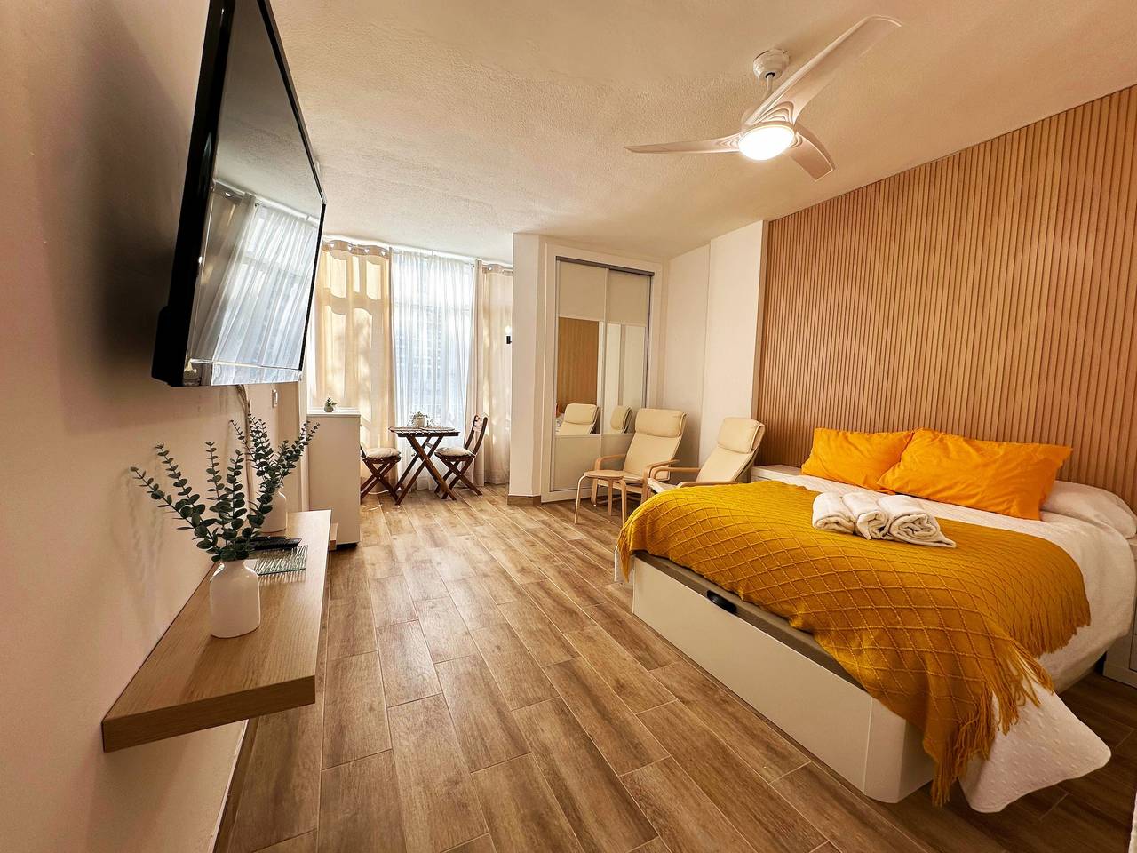 Ganzes Studio, Einzimmerapartment 'Centro Torremolinos' mit Gemeinschaftspool, Wi-Fi und Klimaanlage in Torremolinos Zentrum, Torremolinos