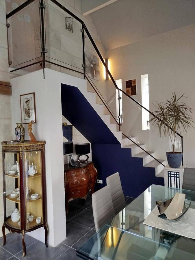 Location de vacances pour 4 personnes, avec terrasse ainsi que vue et jardin à Pouillé - 3