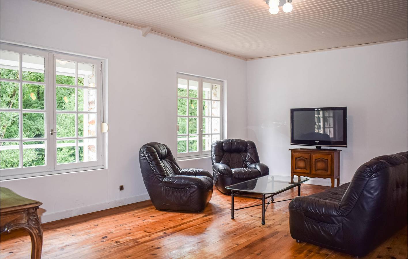 Appartement avec jardin près de la rivière et du centre ville avec parking et Internet in La Roche-Jaudy, Région de Lannion