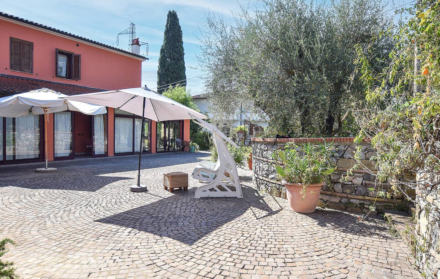 Appartamento intero, Accogliente appartamento con una camera da letto e terrazza vicino a una pizzeria e al fiume in Terricciola, Pisa e dintorni