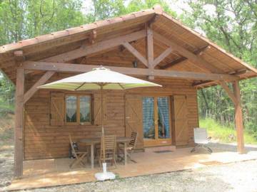 Location de vacances pour 5 personnes, avec terrasse et piscine à Loupiac (Lot)