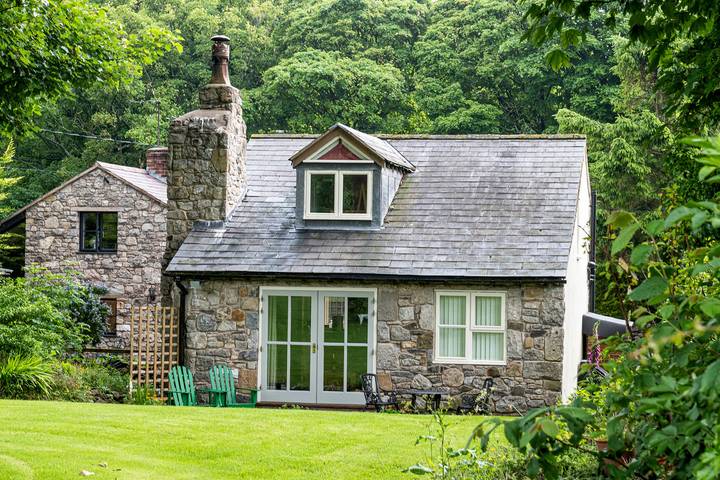 Holiday rental for 2 people, with Garden in Flintshire