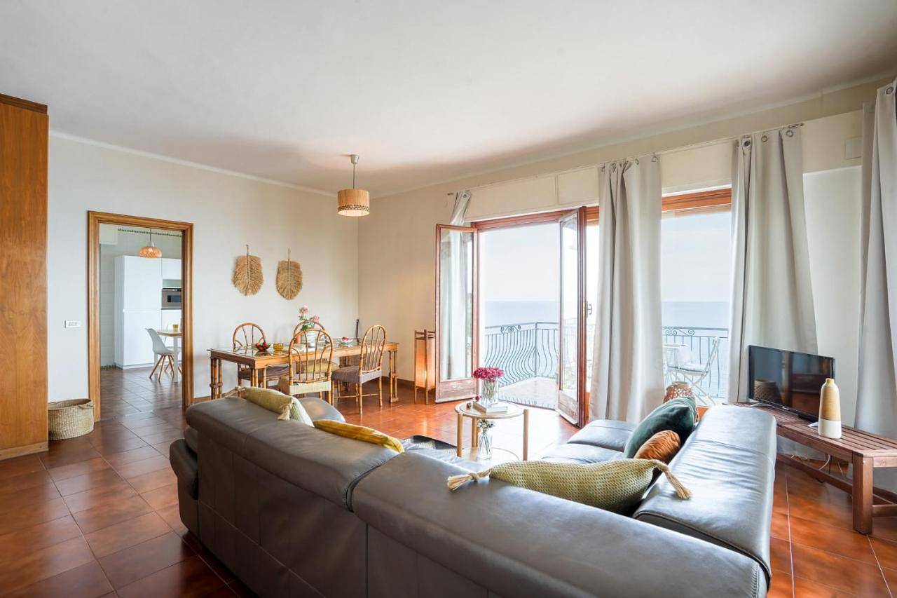 Ganze Wohnung, Villa Infinito Blu in Borgio Verezzi, Riviera di Ponente
